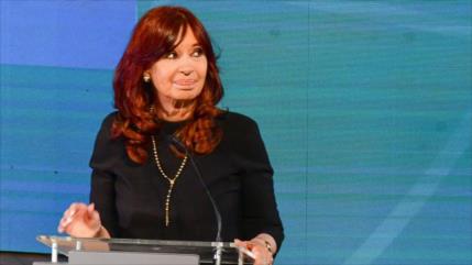 Denuncian persecución judicial y política contra Cristina Fernández