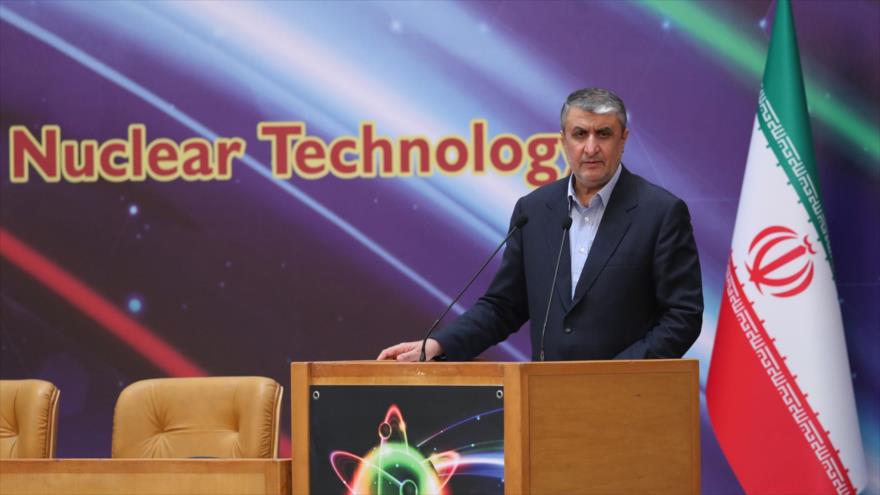 El jefe de la Organización de Energía Atómica de Irán (OEAI), Mohamad Eslami, ofrece un discurso en Teherán, Irán, 9 de abril de 2022. (Foto: Getty Images)