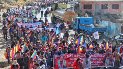 Arce y Morales lideran marcha en ‘defensa de la democracia’ en Bolivia