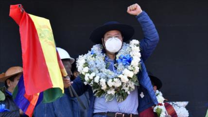 Arce advierte que solo sobre su cadáver habrá otro golpe en Bolivia