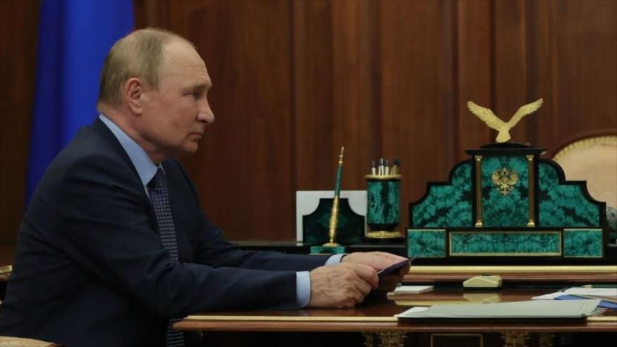 Presidente ruso, Vladimir Putin, en una reunión en el Kremlin, Moscú (capital), 26 de agosto de 2022. (Foto: AFP)