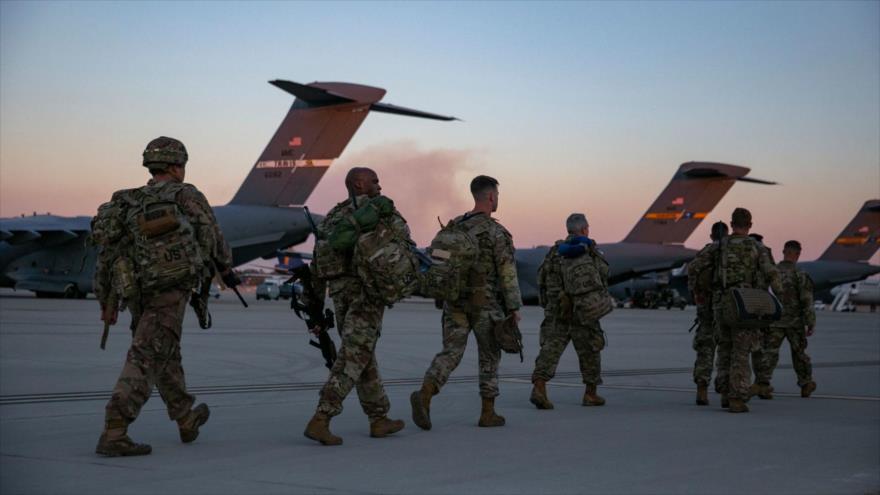 Soldados de EE.UU. en aeródromo Pope Army en Carolina del Norte, 14 de febrero de 2021. (Foto: AFP)
