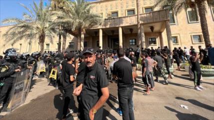 Irak anuncia toque de queda tras asalto al palacio presidencial