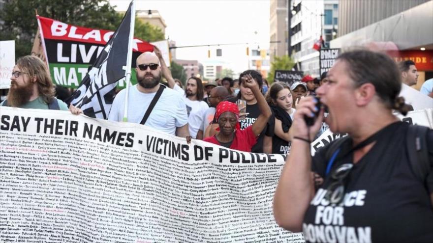 Protestan en Ohio tras asesinato de un joven negro por policía
