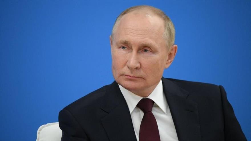 El presidente ruso, Vladímir Putin, durante una reunión en el museo y complejo educativo teatral de Kaliningrado, 1 de septiembre de 2022. (Foto: AFP)