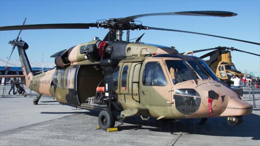 Un helicóptero Sikorsky UH-60 Black Hawk del Ejército turco.