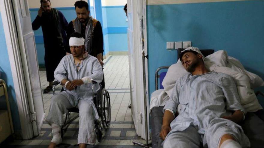  Hombres que resultaron heridos en un ataque terrorista cerca de la entrada de la embajada rusa, Kabul, Afganistán, 5 de septiembre de 2022. (Foto: Reuters)