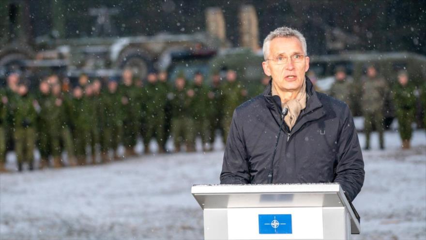 El secretario general de la OTAN, Jens Stoltenberg, en la base militar de Adazi, cerca de Riga, la capital de Letonia, 8 de marzo de 2022.