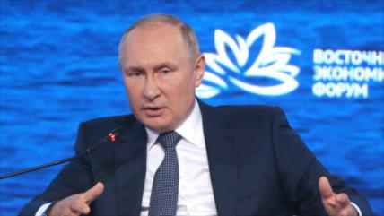 Putin cuestiona democracia británica tras elección de Liz Truss