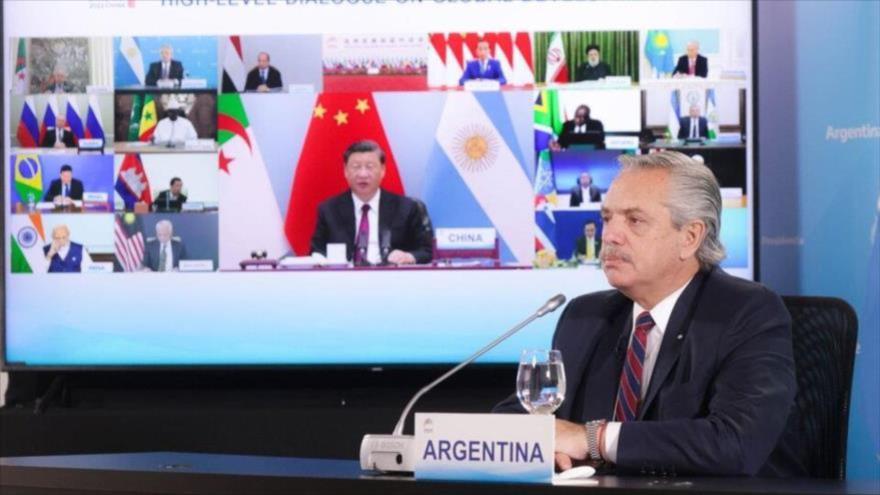 El presidente de Argentina, Alberto Fernández, asiste a la cumbre de BRICS+, 24 de junio de 2022.