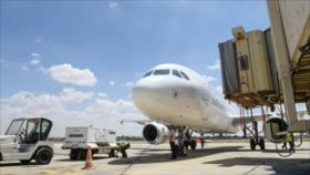 Aeropuerto de Alepo reinicia sus actividades tras ataque israelí 