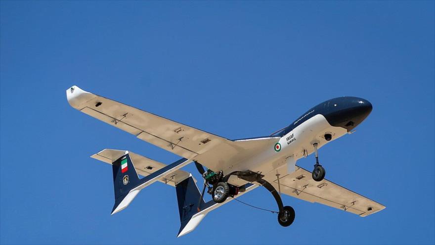 Un dron del Ejército de Irán durante los ejercicios militares a gran escala con en las aguas del Golfo Pérsico y el mar de Omán, 24 de agosto de 2022.