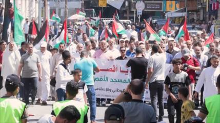 Los gazatíes marchan en defensa de la Mezquita Al-Aqsa
