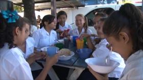 Gobierno hondureño distribuye alimentos en escuelas públicas