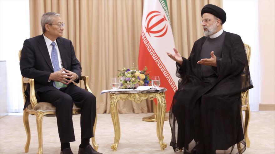 Raisi expresa disposición de Irán a cooperar resueltamente con OCS | HISPANTV