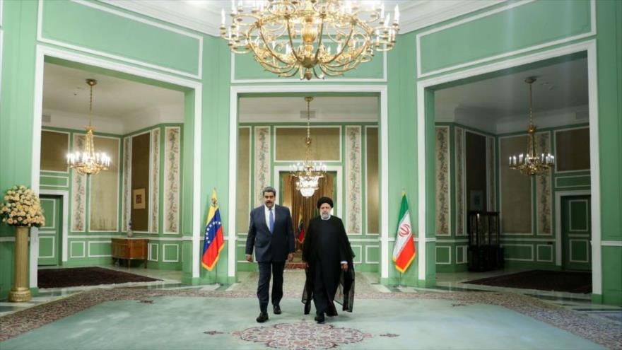 Presidente iraní, Seyed Ebrahim Raisi (dcha.), y su par venezolano, Nicolás Maduro, Teherán, 11 de junio de 2022. (Foto: President.ir)