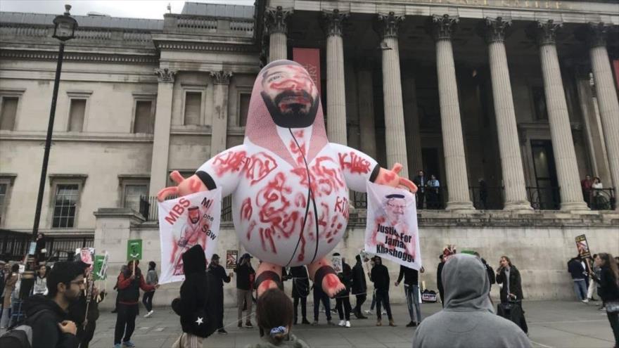 Vídeo: Activistas protestan en Londres por visita de Bin Salman