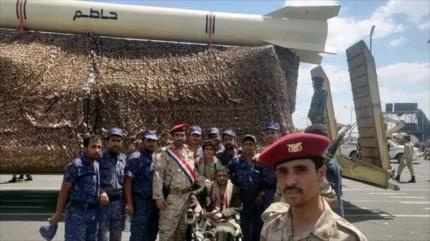 Yemen reta a Riad con nuevos misiles en aniversario de su Revolución