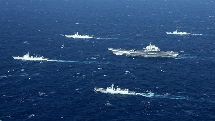 Una formación de la armada china durante ejercicios militares en el Mar de China Meridional, el 2 de enero de 2017. (Foto: Getty Images)
