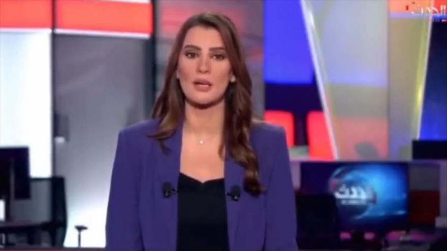 Presentadora del canal saudí Al-Hadath mete la pata durante un programa sobre los recientes disturbios en Irán, 24 de septiembre de 2022.