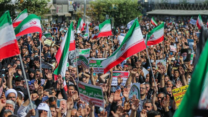 Iraníes se manifiestan para rechazar disturbios y expresar su apoyo a los ideales de la Revolución Islámica, 23 de septiembre de 2022. (Foto: IRNA)