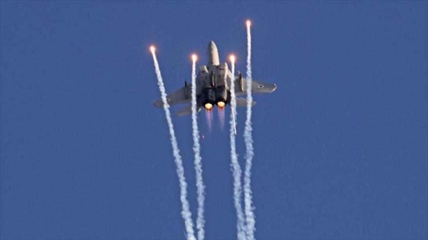 F-15 israelí participa en una exhibición aérea en la base de Hatzerim en el desierto de Al-Naqab (Néguev), el 23 de junio de 2022. (Foto: AFP)