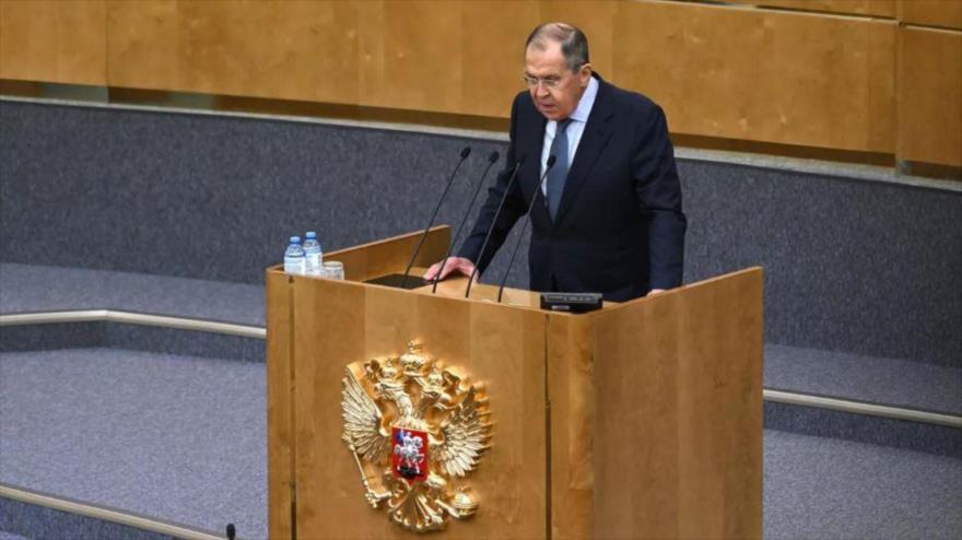 Canciller ruso, Serguéi Lavrov, ofrece un discurso ante la Cámara Baja del Parlamento, Moscú, 3 de octubre de 2022. 