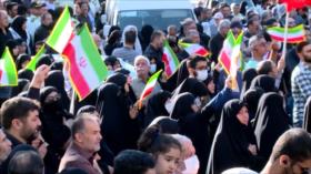 Capitalinos iraníes salen a las calles para expresar apoyo al Líder