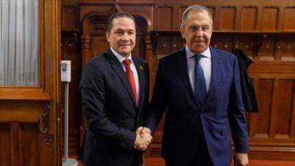 Cancilleres de Rusia y Venezuela abordan la cooperación bilateral