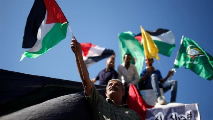Grupos palestinos firman un acuerdo de reconciliación para fortalecer su unidad.