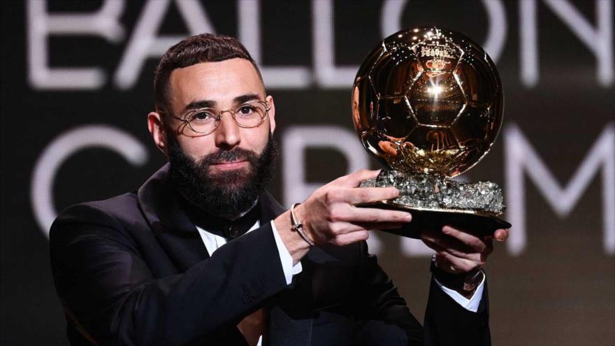 El delantero del Real Madrid, Karim Benzema, gana el Balón de Oro en París (Francia), 17 de octubre de 2022.
