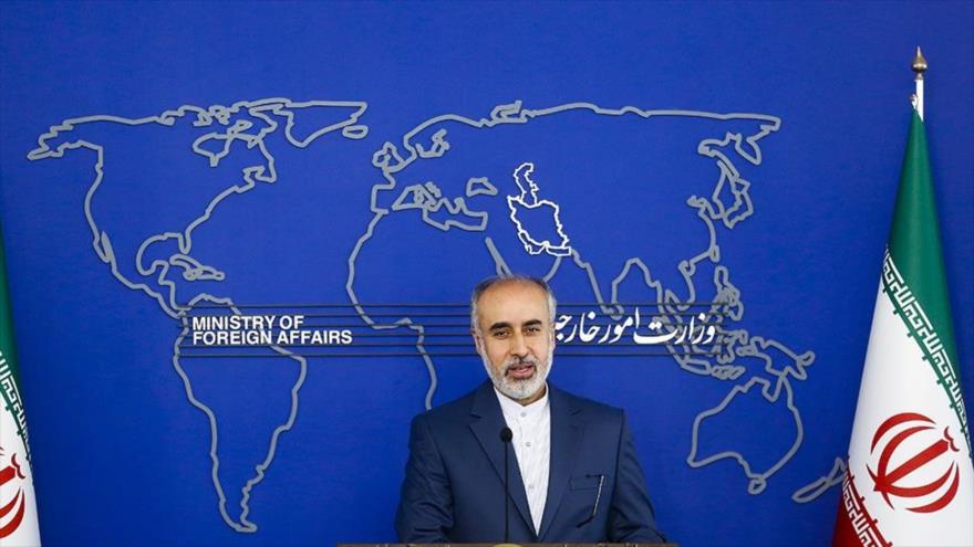 El portavoz de la Cancillería iraní, Naser Kanani, habla durante una rueda de prensa en Teherán, capital, 3 de octubre de 2022. (Foto: FARS)