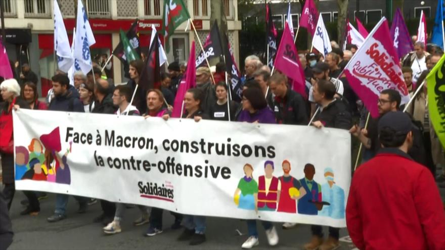 Francia paralizada por dominó de huelgas contra inflación récord