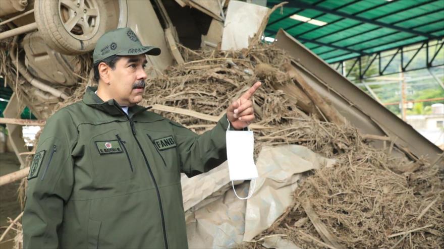 Maduro elogia labor de equipos de rescate tras letal deslave 