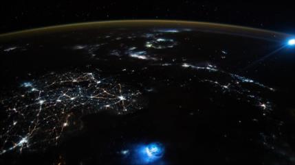NASA publica peculiar foto de un brillo surrealista en el espacio