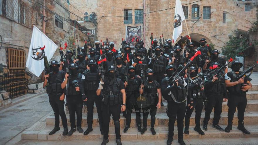 Combatientes del grupo palestino ‘Guarida de los Leones’, una milicia recién formada en Nablus, en el norte de la Cisjordania ocupada.