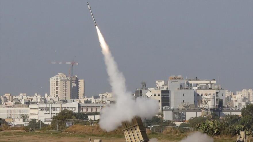 El momento de lanzamiento de un misil israelí desde la ocupada Palestina, 12 de noviembre de 2019. (Foto: AFP)