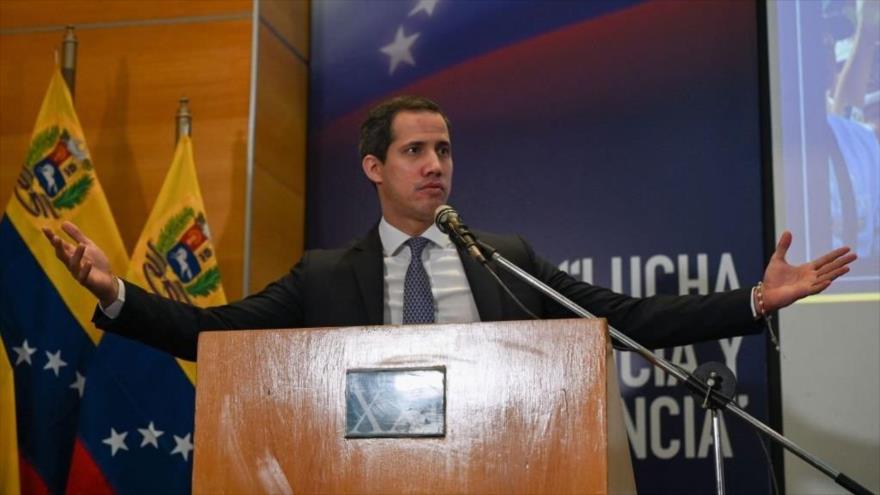 El líder opositor venezolano Juan Guaidó pronuncia un discurso durante una rueda de prensa en Caracas, 16 de septiembre de 2022.