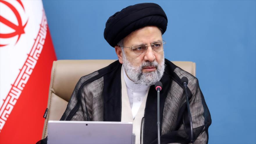 Raisi: Atentado en Shiraz reveló planes para desestabilizar Irán