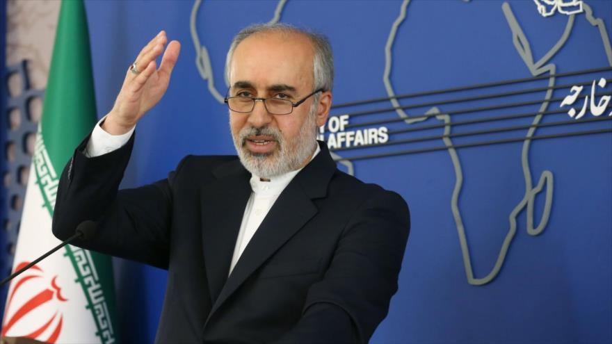 El portavoz de la Cancillería de Irán, Naser Kanani, ofrece una conferencia de prensa en Teherán, capital iraní, 17 de octubre de 2022. (Foto: Getty Images)