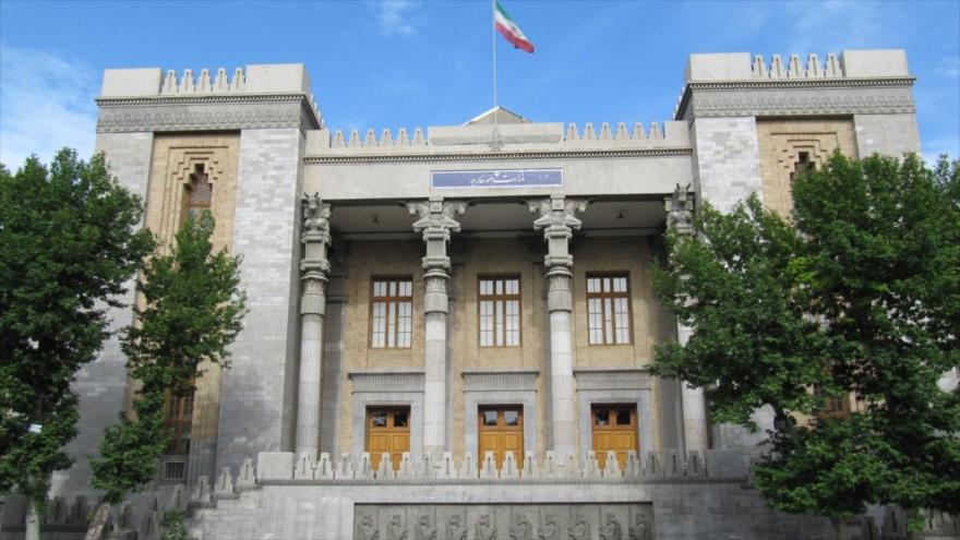 La fachada del edificio de la Cancillería iraní en Teherán, la capital.