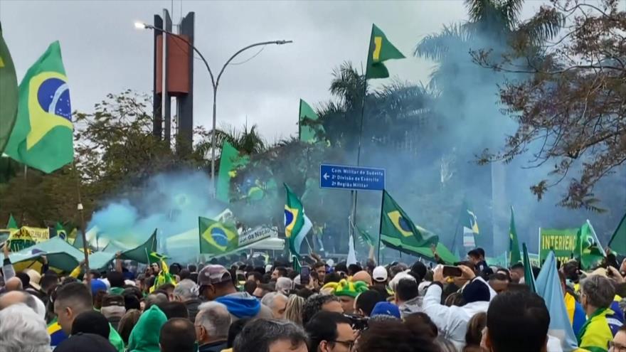 Pese a protestas en Brasil, inicia el proceso de transición presidencial 
