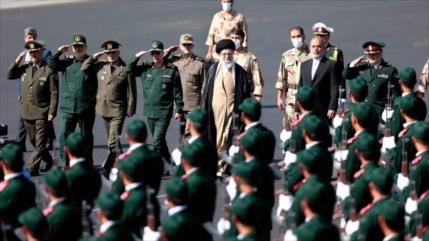 Ejército de Irán, listo para defender Revolución y combatir arrogancia
