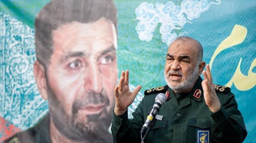 Comandante iraní: enemigos asustados suplican que no les golpeemos | HISPANTV