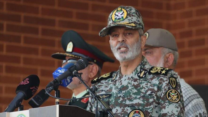 Comandante en jefe del Ejército de Irán, el general de división Seyed Abdolrahim Musavi.
