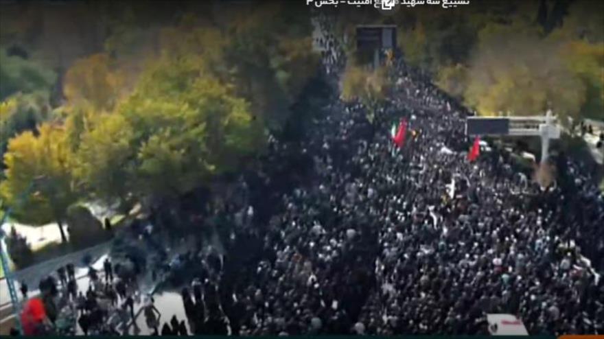 Iraníes retan a vándalos y terroristas con masivo funeral en Isfahán | HISPANTV
