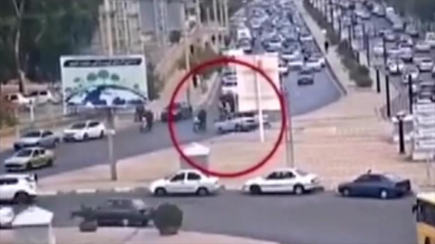 Vídeo: Vehículo de vándalos embiste a fuerzas de seguridad iraníes
