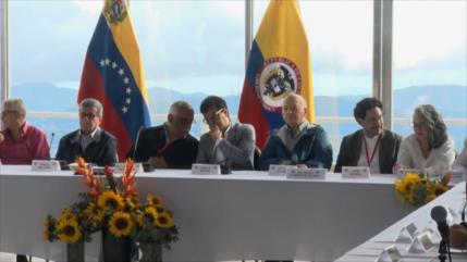 Gobierno colombiano y ELN comienzan diálogos en Caracas