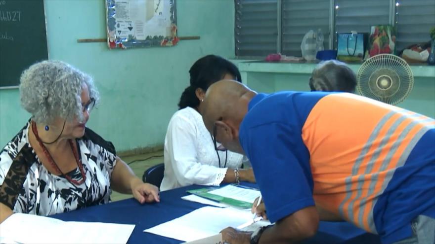 Cubanos acuden a urnas pese a intentos de oposición para interferir 