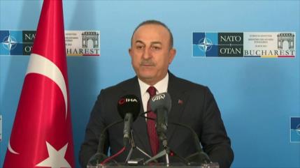 Turquía exhorta a EEUU a dejar de respaldar a terroristas en Siria
